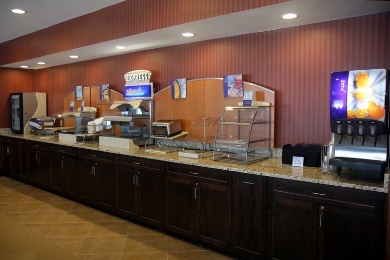 Holiday Inn Express NEWINGTON - Hartford, CT