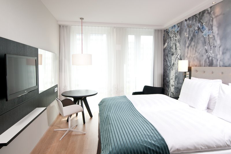 Hotel Holiday Inn Berlin - Centre Alexanderplatz Quarto com cama de casal