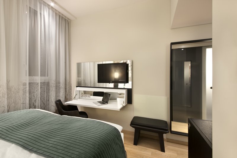Hotel Holiday Inn Berlin - Centre Alexanderplatz Quarto com cama de casal