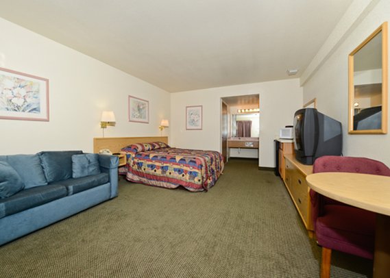 Rodeway Inn & Suites - Needles, CA