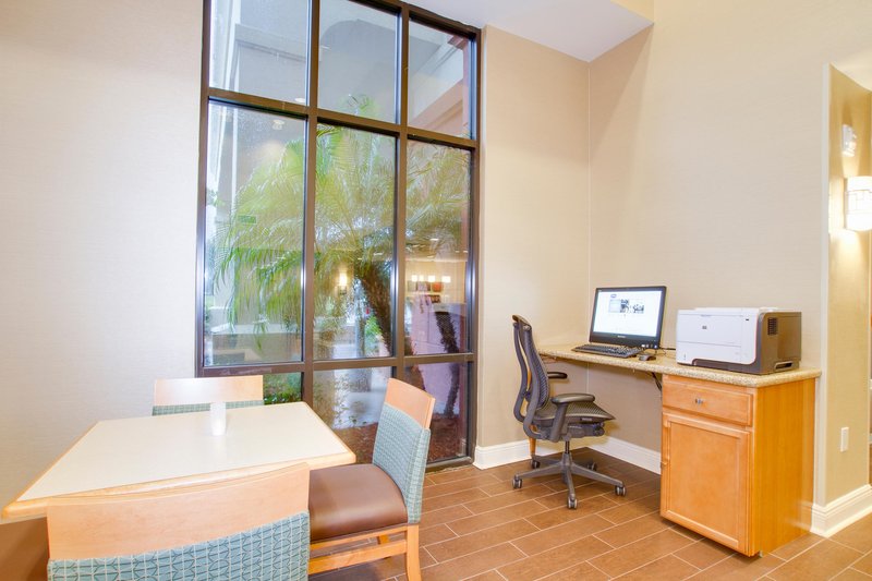 Hampton Inn - Seffner, FL