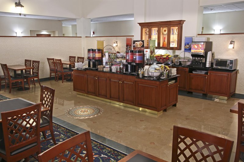 Hampton Inn & Suites Rockville Centre - Rockville Centre, NY