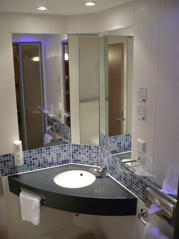 Hotel Holiday Inn Express Berlin City Centre-West Banheiro para hóspedes