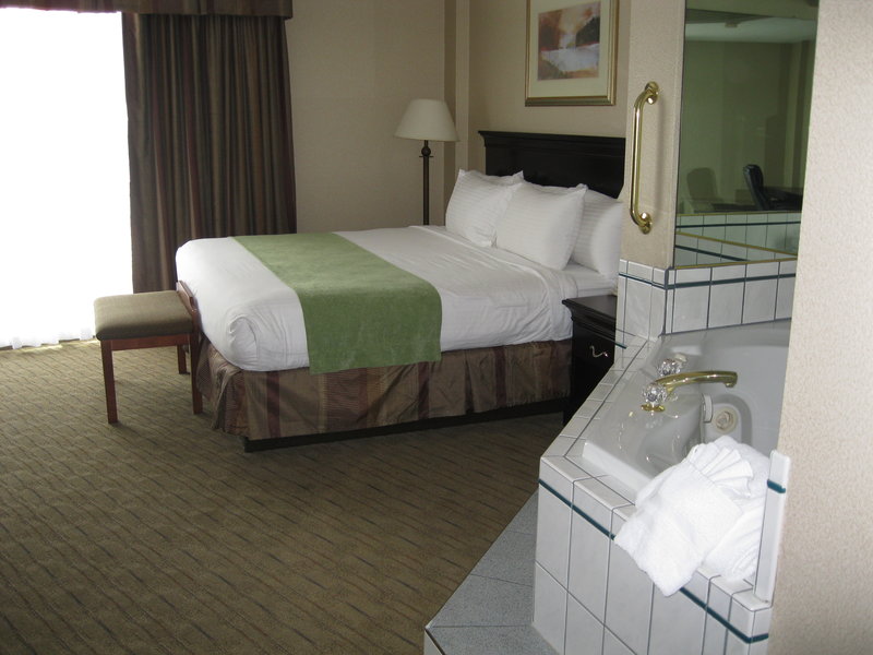 Plaza Hotel And Suites - Eau Claire, WI