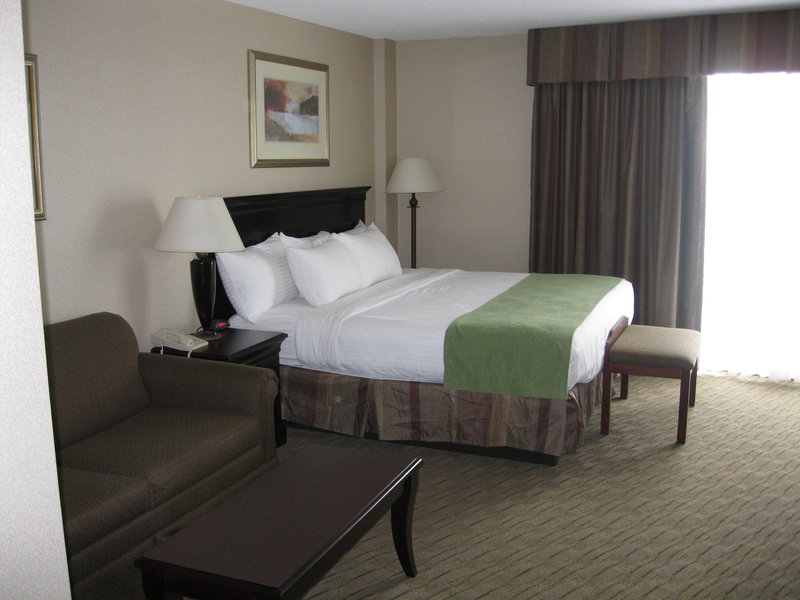 Plaza Hotel And Suites - Eau Claire, WI