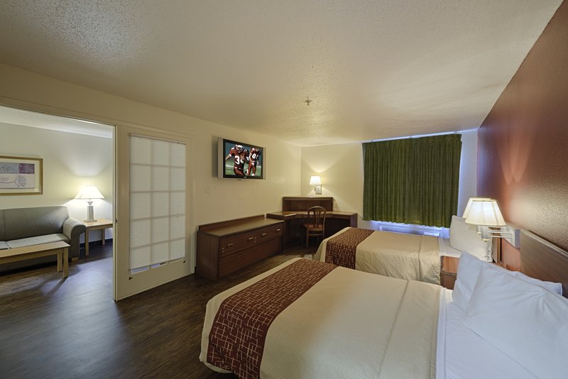 Red Roof Inn & Suites Savannah Airport - Pooler, GA