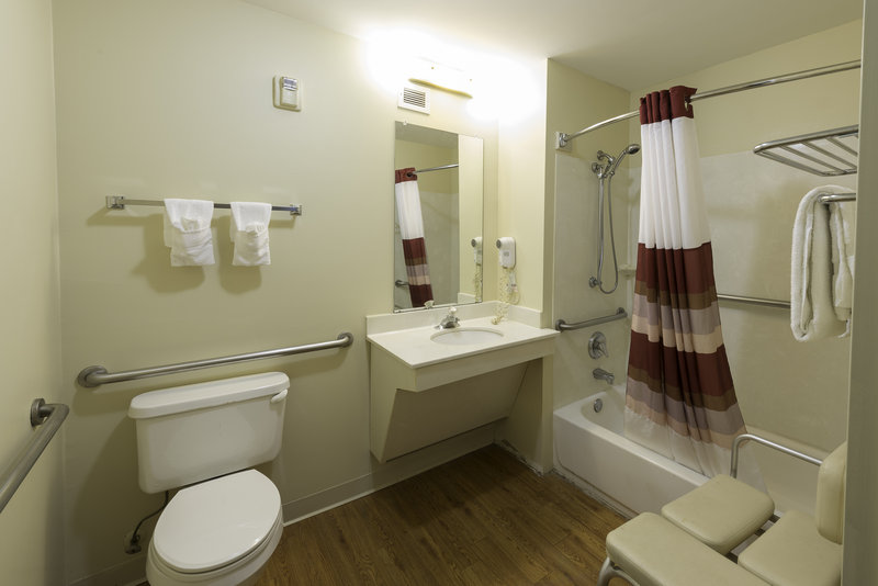 Red Roof Inn & Suites Savannah Airport - Pooler, GA
