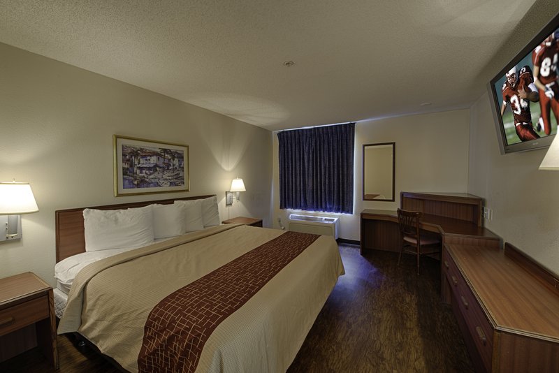 Red Roof Inn & Suites Savannah Airport - Pooler, GA