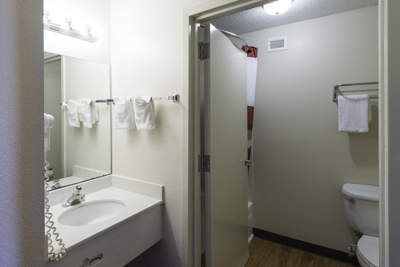 Red Roof Inn & Suites Savannah Airport - Pooler, GA