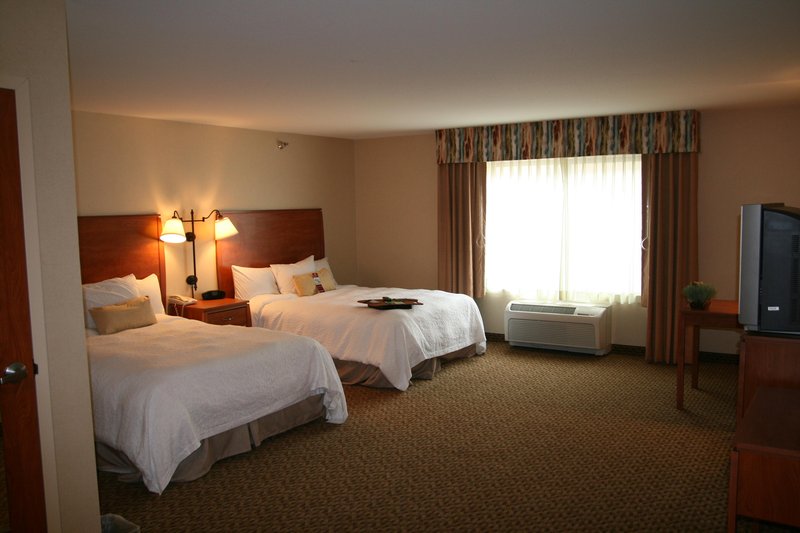 Hampton Inn & Suites Greeley - Greeley, CO