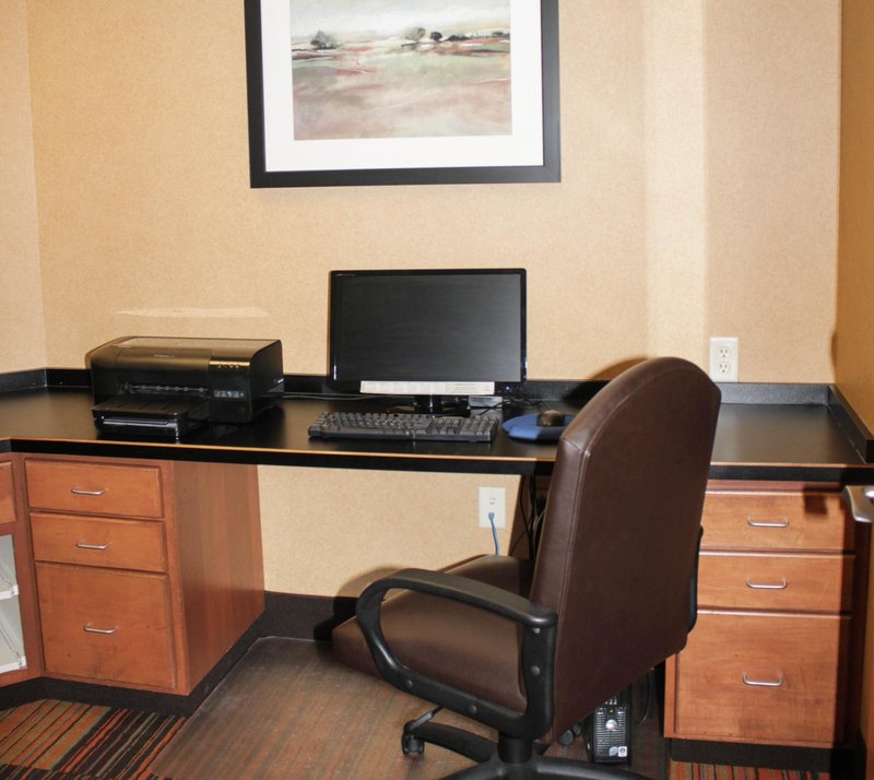 Hampton Inn & Suites Greeley - Greeley, CO