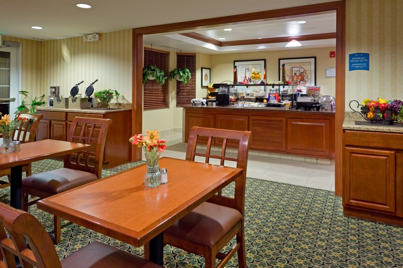 Staybridge Suites PHILADELPHIA-MT. LAUREL - Mount Laurel, NJ