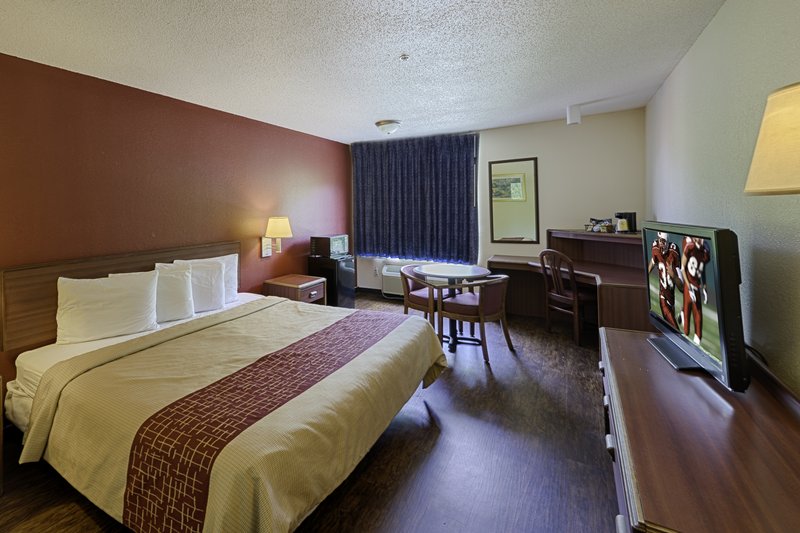 Red Roof Inn & Suites Savannah Airport - Pooler, GA