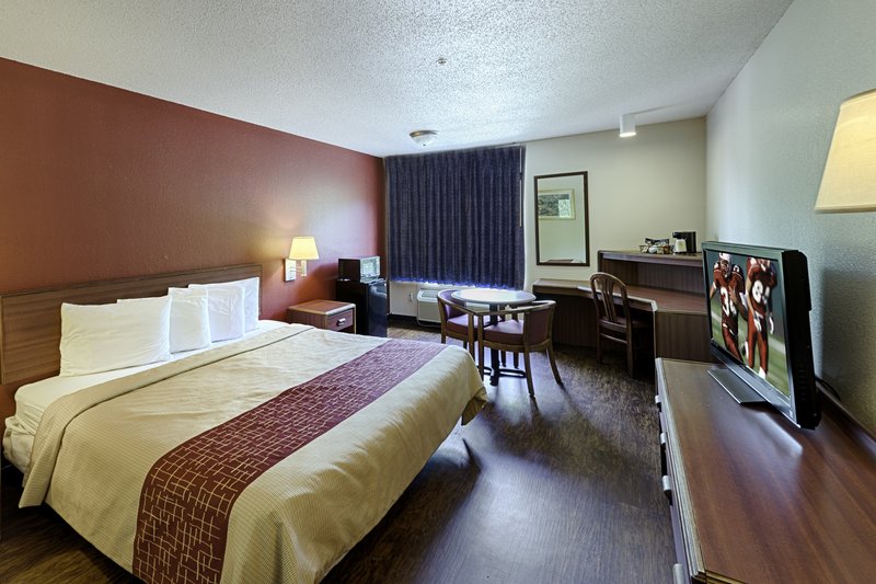 Red Roof Inn & Suites Savannah Airport - Pooler, GA