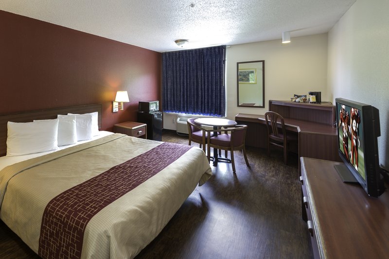 Red Roof Inn & Suites Savannah Airport - Pooler, GA