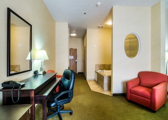 Comfort Suites - Merrillville, IN
