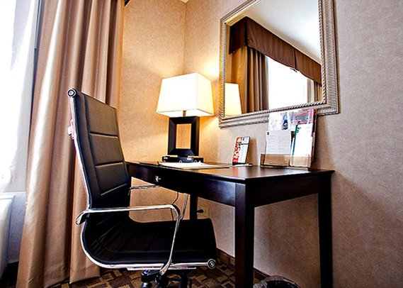 Clarion Inn Elmhurst - Oakbrook - Elmhurst, IL