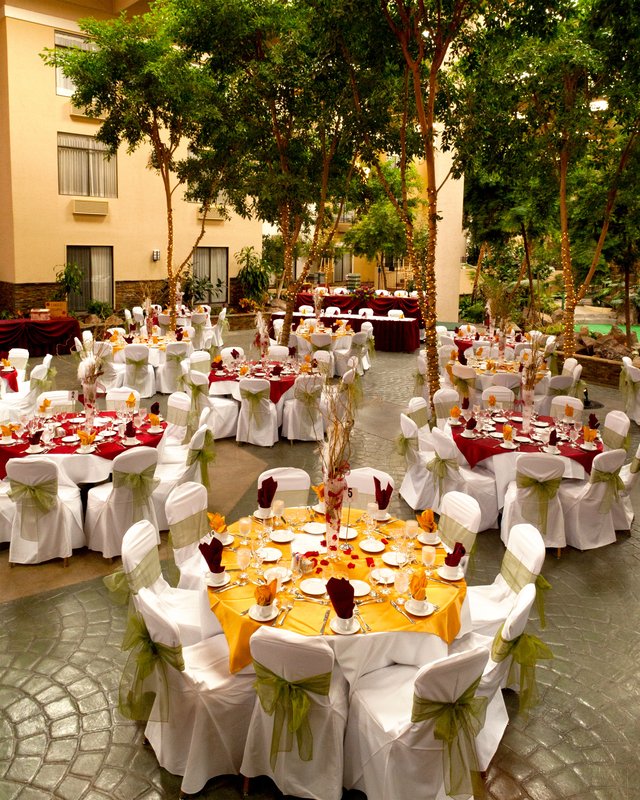 Vineyards Chop House-Crowne Plaza Hotel Concord - Concord, CA