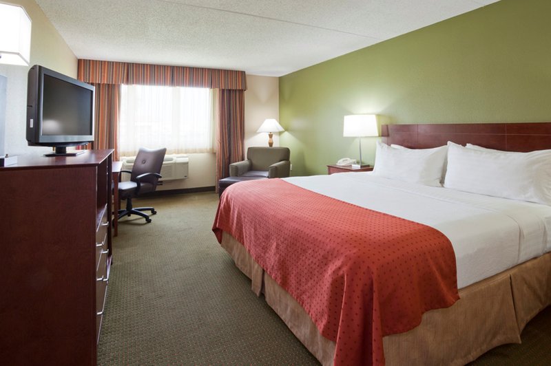 Holiday Inn AUSTIN CONFERENCE CENTER - Austin, MN