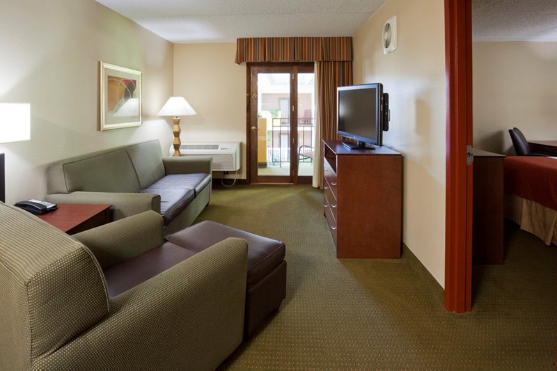 Holiday Inn AUSTIN CONFERENCE CENTER - Austin, MN