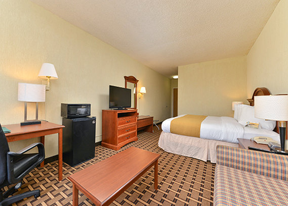 Baymont Inn & Suites Conroe/The Woodlands - Conroe, TX