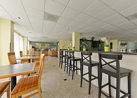 Baymont Inn & Suites Conroe/The Woodlands - Conroe, TX