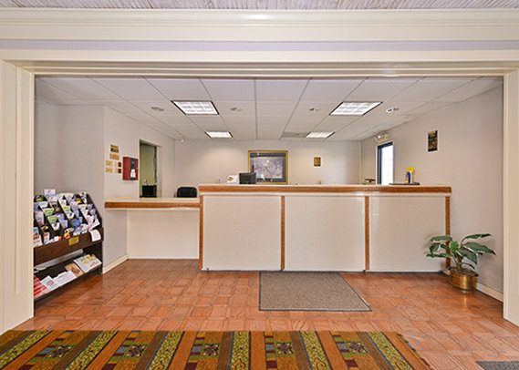 Quality Inn - Canton, MS