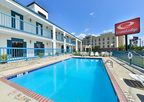 Quality Inn - Canton, MS