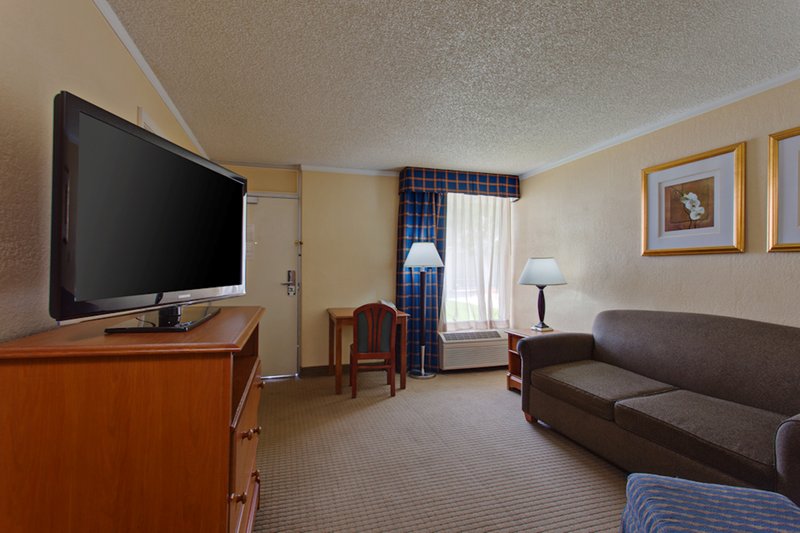 Holiday Inn - Long Beach, CA