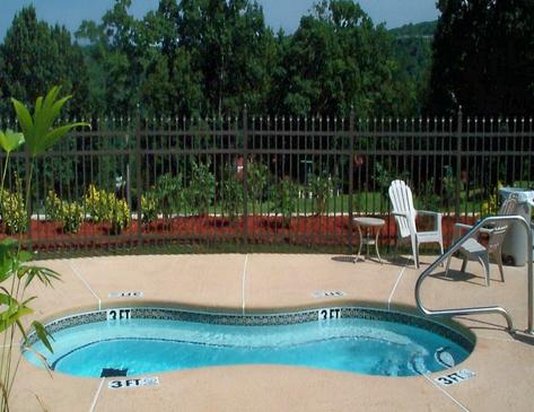 Pointe Royale Clubhouse & Accommodations - Branson, MO
