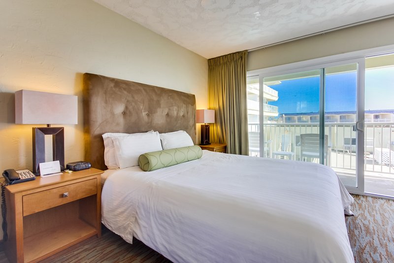 Surfer Beach Hotel - San Diego, CA