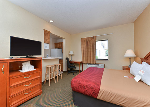 Econo Lodge - Decatur, IN