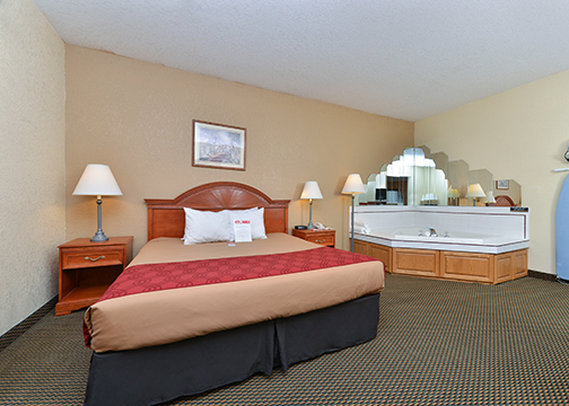 Econo Lodge - Decatur, IN