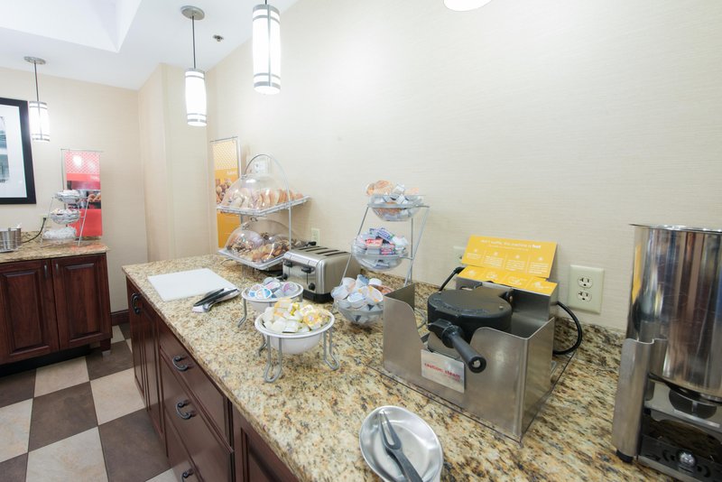 Hampton Inn Bismarck - Bismarck, ND