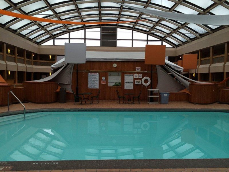 Radisson Hotel Milwaukee North Shore - Milwaukee, WI
