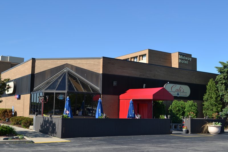 Midway Hotel & Suites - Brookfield, WI