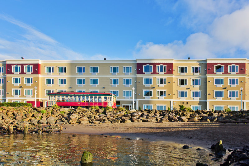 Holiday Inn Express & Suites ASTORIA - Henderson Harbor, NY