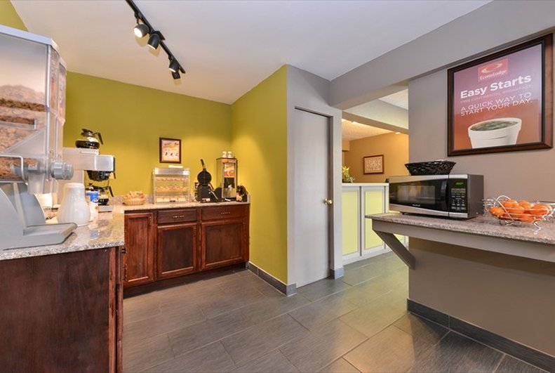 Econo Lodge Inn & Suites - Gilbertsville, KY