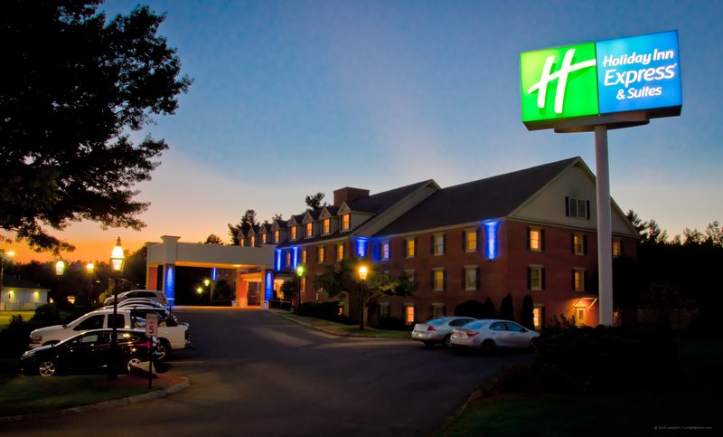 Holiday Inn Express & Suites MERRIMACK - Merrimack, NH