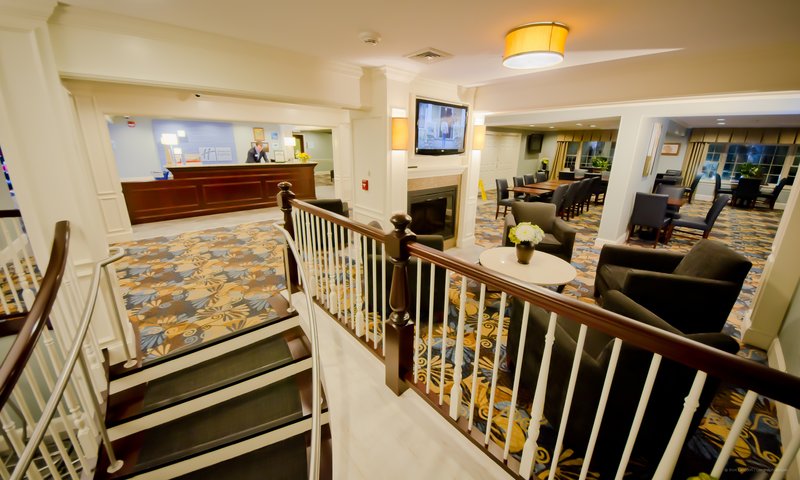 Holiday Inn Express & Suites MERRIMACK - Merrimack, NH