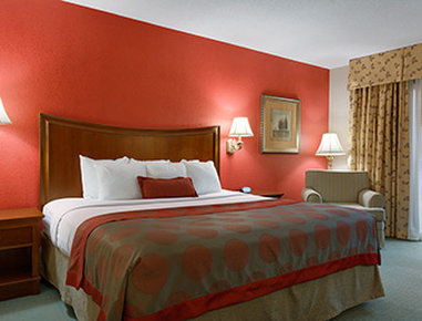 Ramada By Wyndham Raleigh - Raleigh, NC