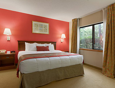 Ramada By Wyndham Raleigh - Raleigh, NC