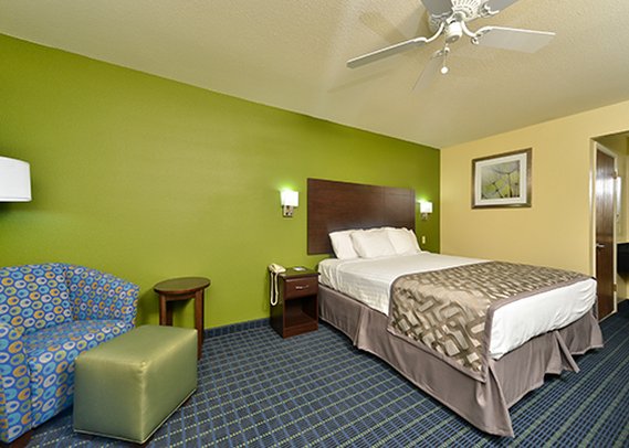 Rodeway Inn & Suites - Needles, CA