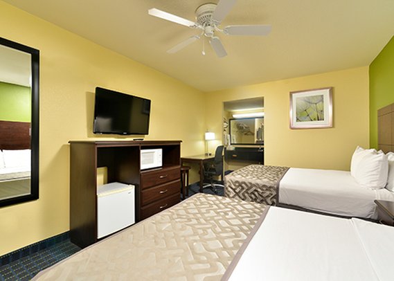 Rodeway Inn & Suites - Needles, CA