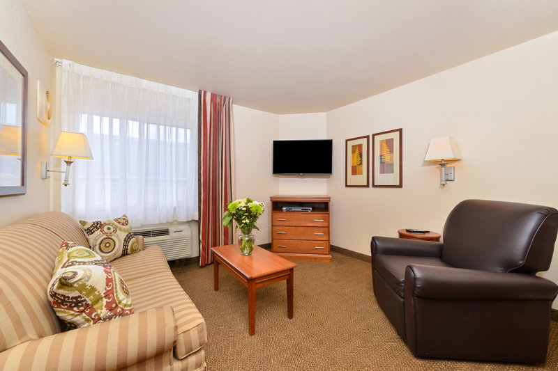 Candlewood Suites Bloomington-Normal - Colfax, IL