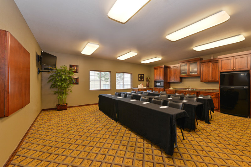 Candlewood Suites Bloomington-Normal - Colfax, IL