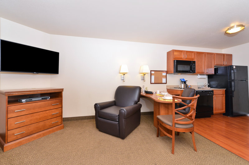 Candlewood Suites Bloomington-Normal - Colfax, IL