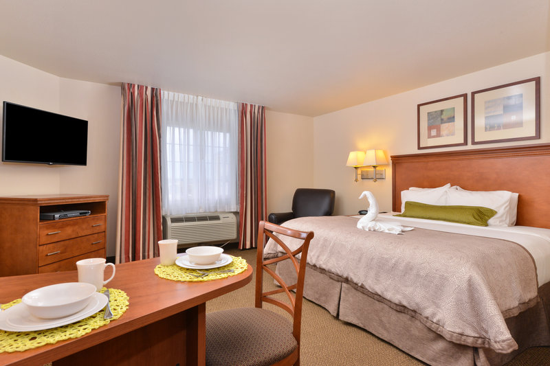 Candlewood Suites Bloomington-Normal - Colfax, IL