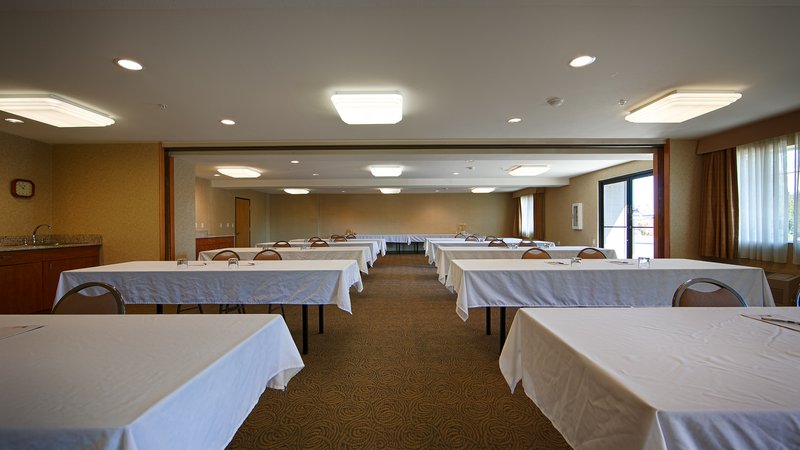 BEST WESTERN Oak Meadows Inn - Saint Helens, OR