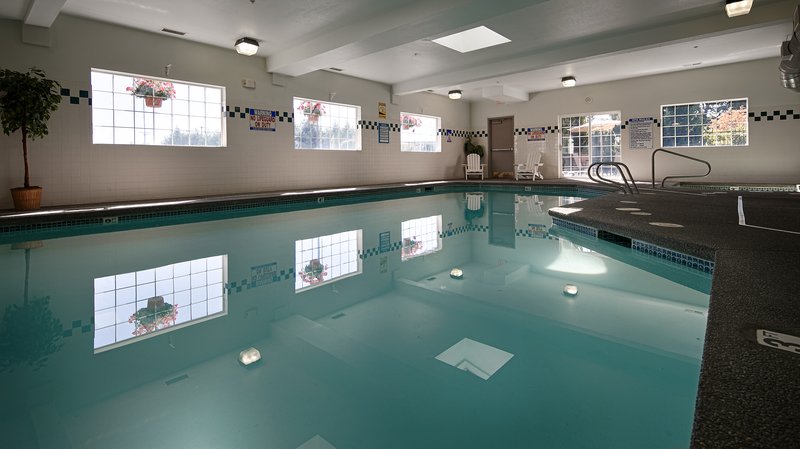 BEST WESTERN Oak Meadows Inn - Saint Helens, OR